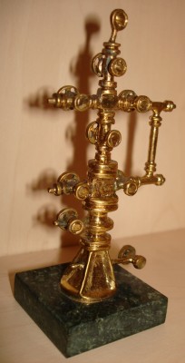 Продам сувенир на тему фонтанной арматуры на скважине / DSC08320.JPG
493.9 КБ, Просмотров: 7717
