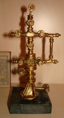 Продам сувенир на тему фонтанной арматуры на скважине / DSC08319.JPG
481.44 КБ, Просмотров: 7717