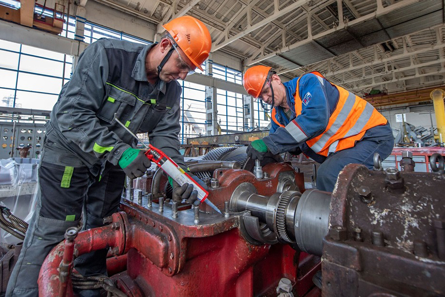 На газохимическом заводе ООО «Газпром нефтехим Салават» осуществляется плановый капитальный ремонт оборудования