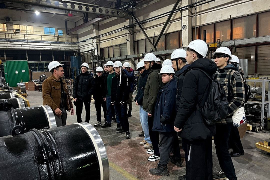 «Саратовский арматурный завод» посетили студенты колледжа радиоэлектроники имени П.Н. Яблочкова