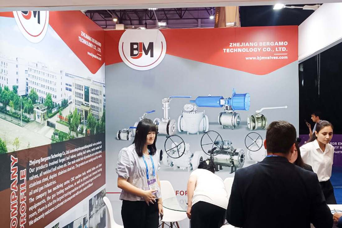 Фоторепортаж медиагруппы ARMTORG с международной выставки «Нефть и Газ Узбекистана - OGU 2025»