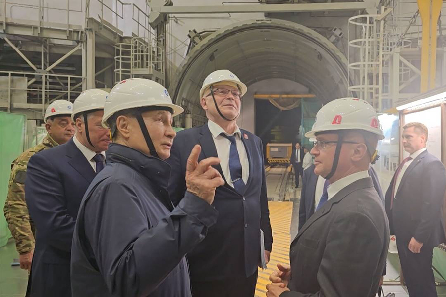 Президент России Владимир Путин посетил строящуюся Курскую АЭС-2