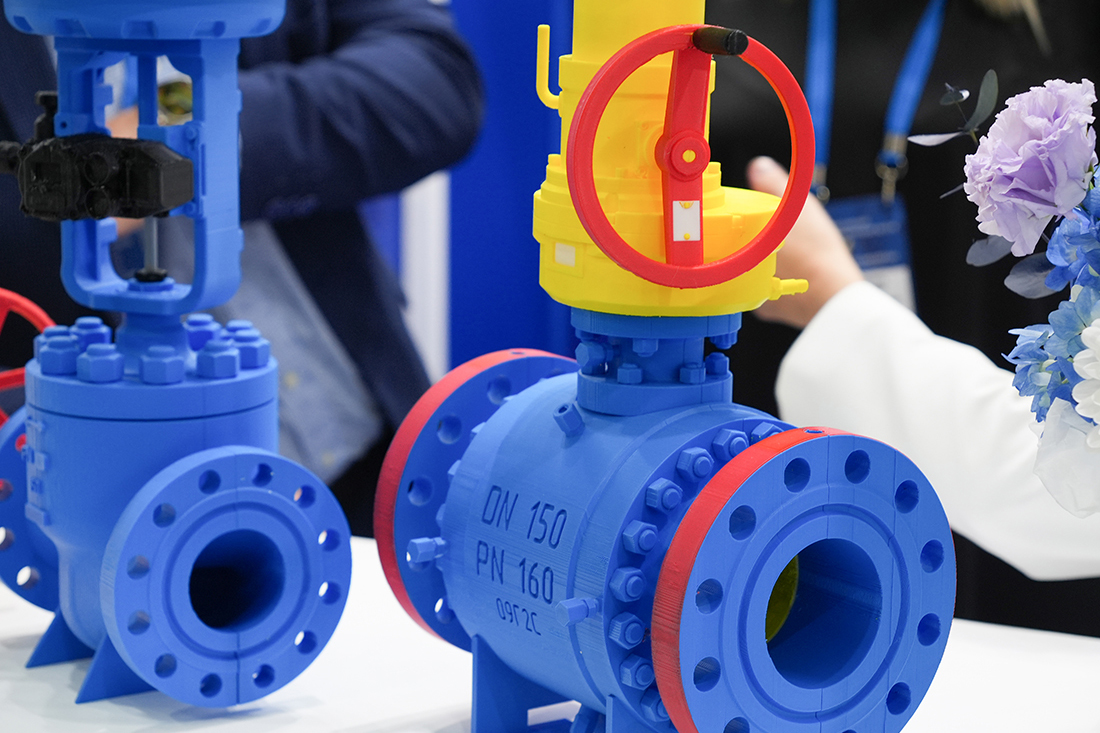 Фоторепортаж медиагруппы ARMTORG с международной выставки «Газ. Нефть. Технологии — 2025»