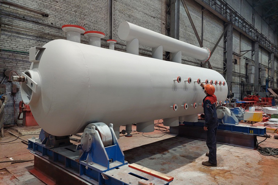 Завод «Уралхиммаш» изготовил барабан конденсатора для крупнейшего производителя газовой серы в России