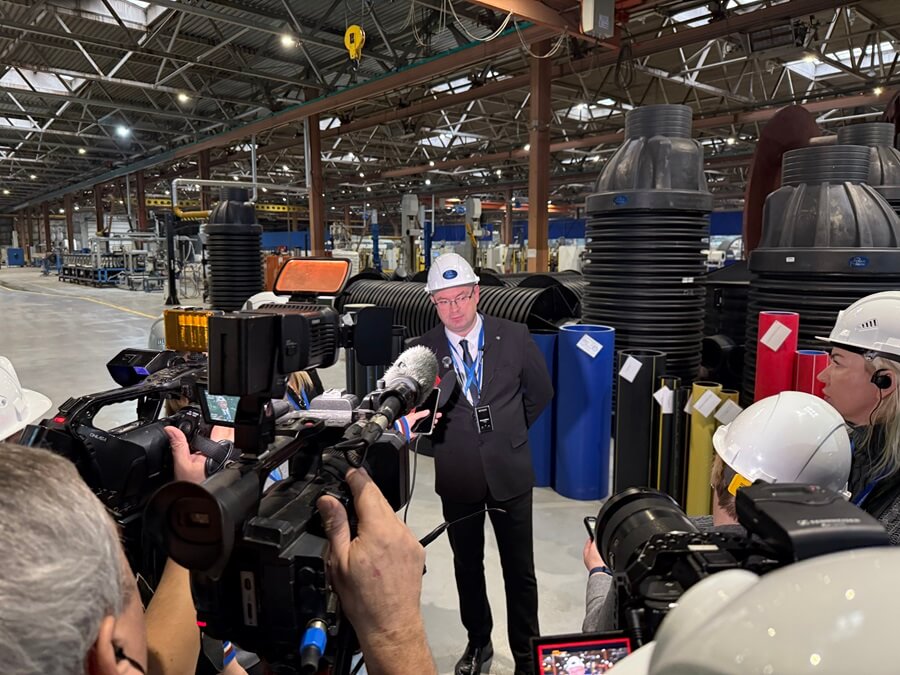 Фото недели: Тюменский трубный завод «СИБГАЗАППАРАТ» освоил производство неразъемных соединений полиэтилен-сталь диаметром 1400 мм