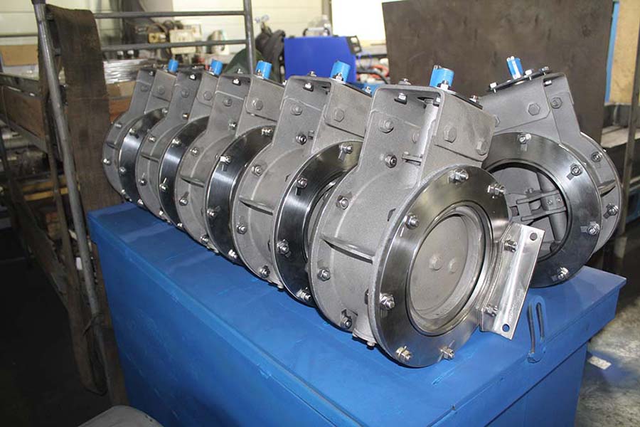 Компания «УралКомплектЭнергоМаш» изготовила партию герметических клапанов из нержавеющей стали по индивидуальному техническому заданию заказчика