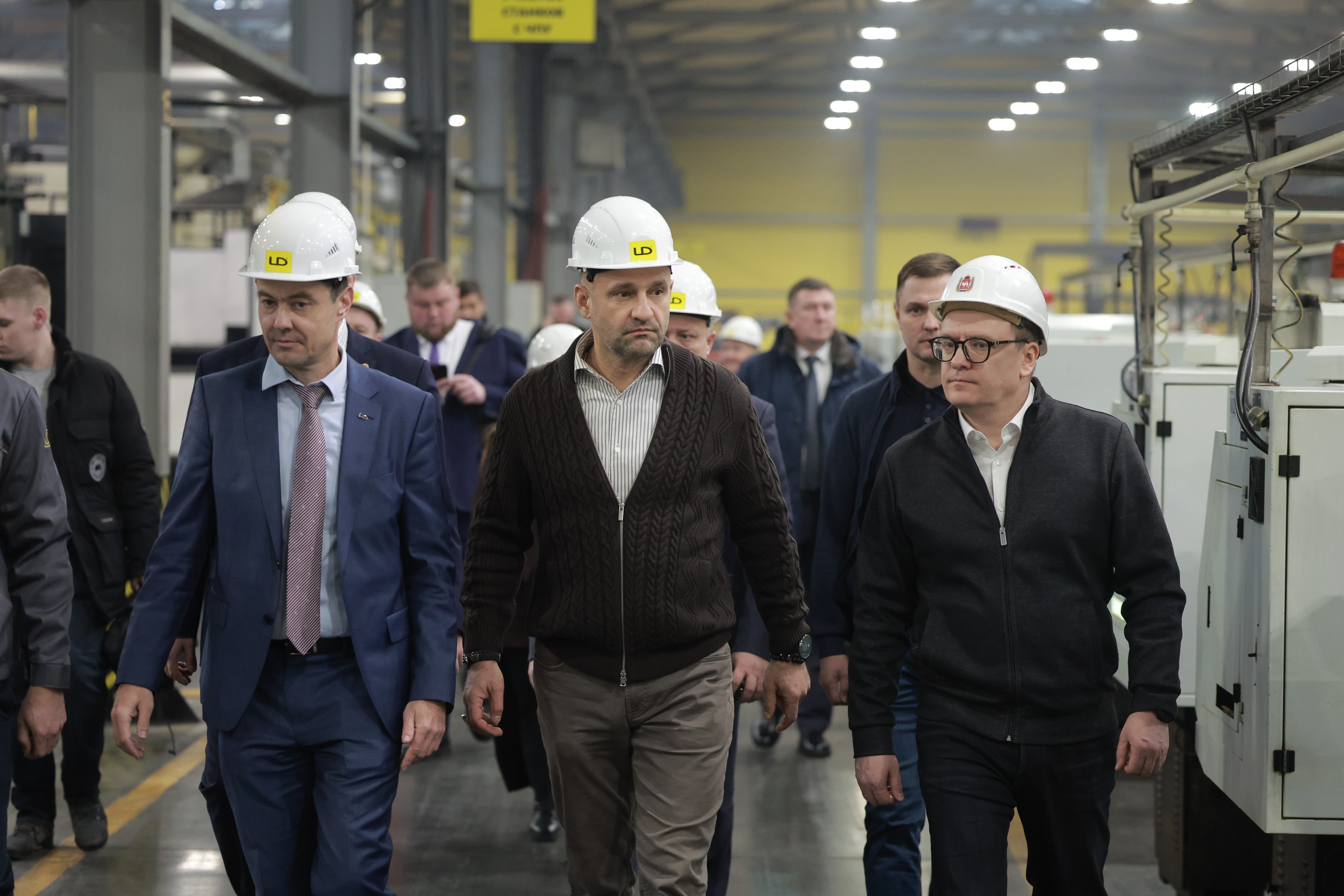 Артём Жога и Алексей Текслер ознакомились с производством латунных шаровых кранов на заводе &laquo;ЛД Прайд&raquo;