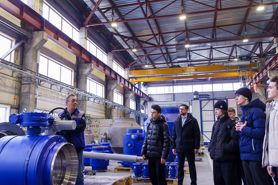 на производственной площадке УЗТПА побывали учащиеся новой Школы № 5 &laquo;Успех&raquo; г. Дзержинского