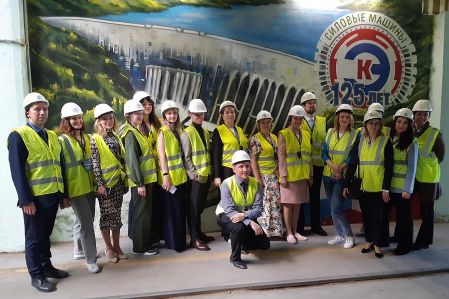 Участники проекта «Билет в будущее» посетили завод «Электросила», входящий в состав «Силовых машин»