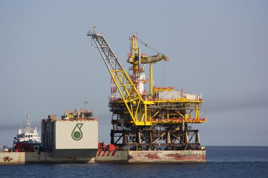 На морской платформе Petronas установили оборудование, оснащенное автоматическими клапанами-отсекателями