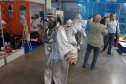 Не обошлось и без маскарада - на фото газовые человечки