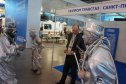 Не обошлось и без маскарада - на фото газовые человечки