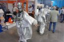 Не обошлось и без маскарада - на фото газовые человечки