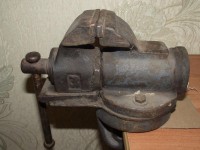 Re: Кто узнает производителей? / Тиски.10.jpg
98.37 КБ, Просмотров: 34076
