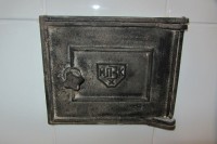 Re: Кто узнает производителей? / ТЗ ПрН ,,ЛЗ МКХ (возможно),,. Дверка печная. (Ярославский музей современного искусства, ул. Чайковского 23а).  У Иноо с yarportal.ru.jpg
378.8 КБ, Просмотров: 37945