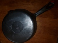 Re: Кто узнает производителей? / арм313-3а. ,,2,,. Станколит. Сковорода. ,Новая.Диаметр 19,5см,высота 4,5см.,. У SUMRAK__ с meshok.net (2).jpg
268.77 КБ, Просмотров: 46541