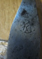 Re: Кто узнает производителей? / Клейма. Произ-ль неизвестен. ,,К в треугольном клейме,,. Молоток. (владелец из С-Пб) У мишак с nakop.ru.jpg
166.73 КБ, Просмотров: 41051