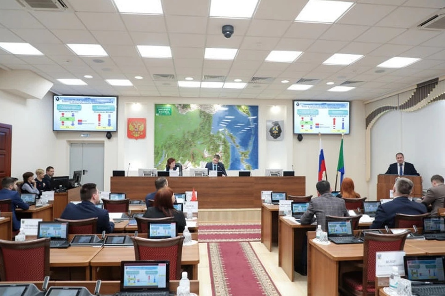 Депутаты Законодательной думы обсудили проблемы в сфере ЖКХ и энергетики Хабаровского края