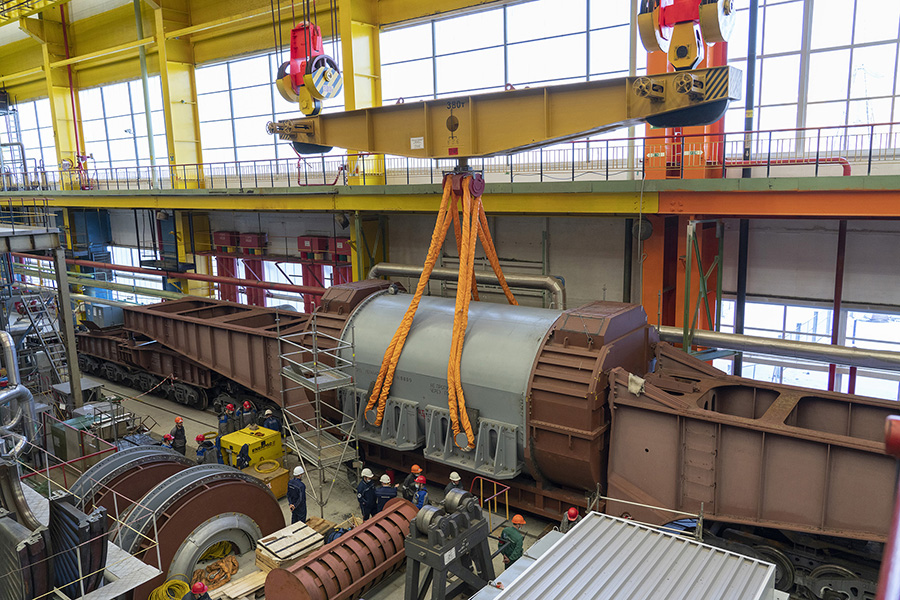 На энергоблоке № 2 Калининской АЭС установили новый статор генератора весом 33 тонны