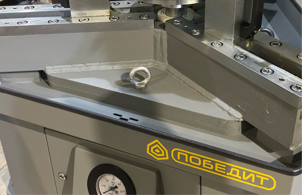 А.В. Сороченко, специалист компании СКБ &laquo;ПОБЕДИТ&raquo;. Стенд для испытаний и настройки предохранительных клапанов ПОБЕДИТ-С-1-300-25