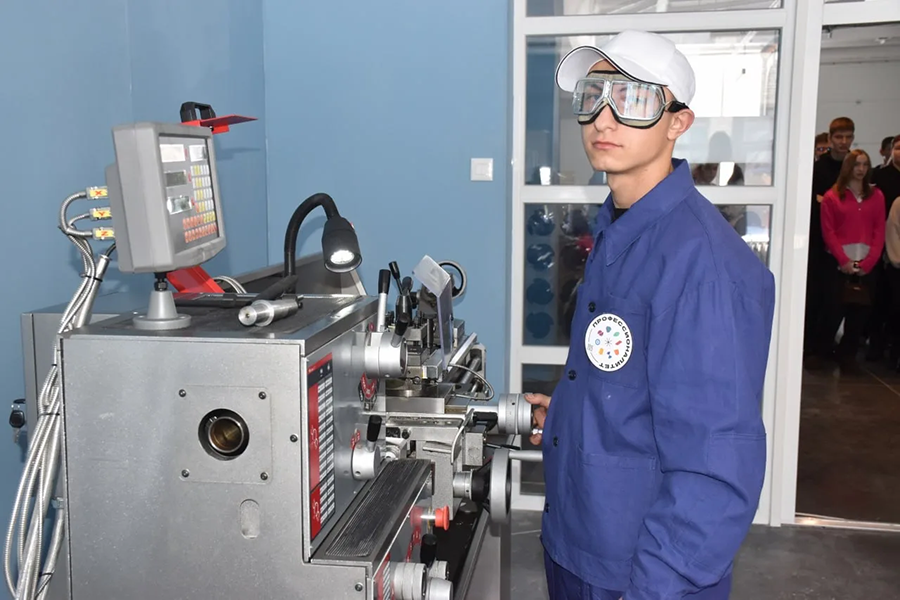 В ЛНР появился первый образовательно-производственный кластер в сфере машиностроения