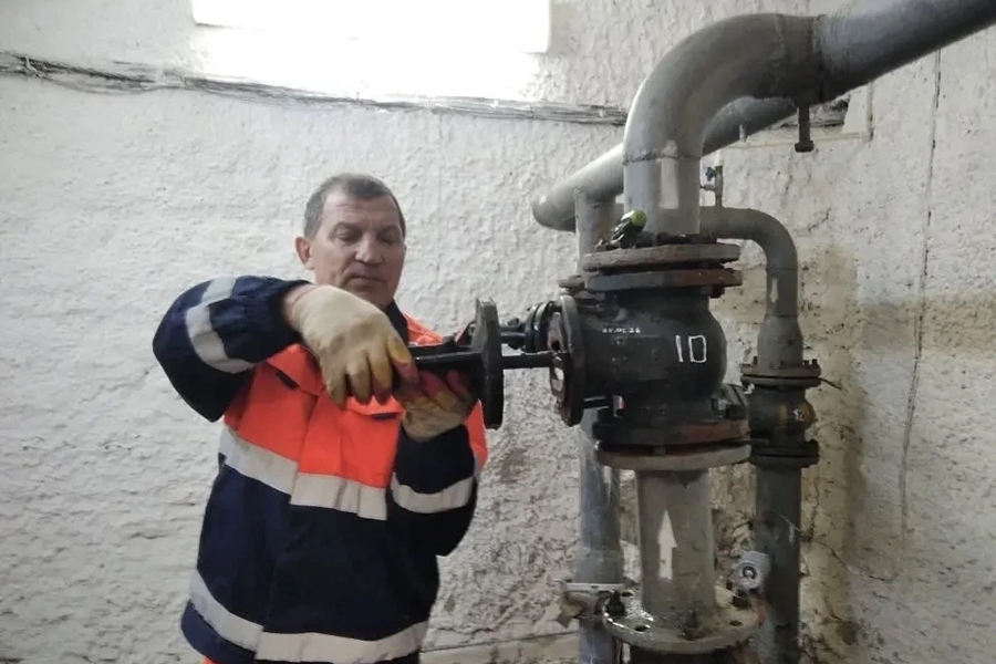 Специалисты &laquo;Росводоканал Армавир&raquo; провели ревизия и техническое обслуживание арматуры на насосной станции в п. Нефтекачка