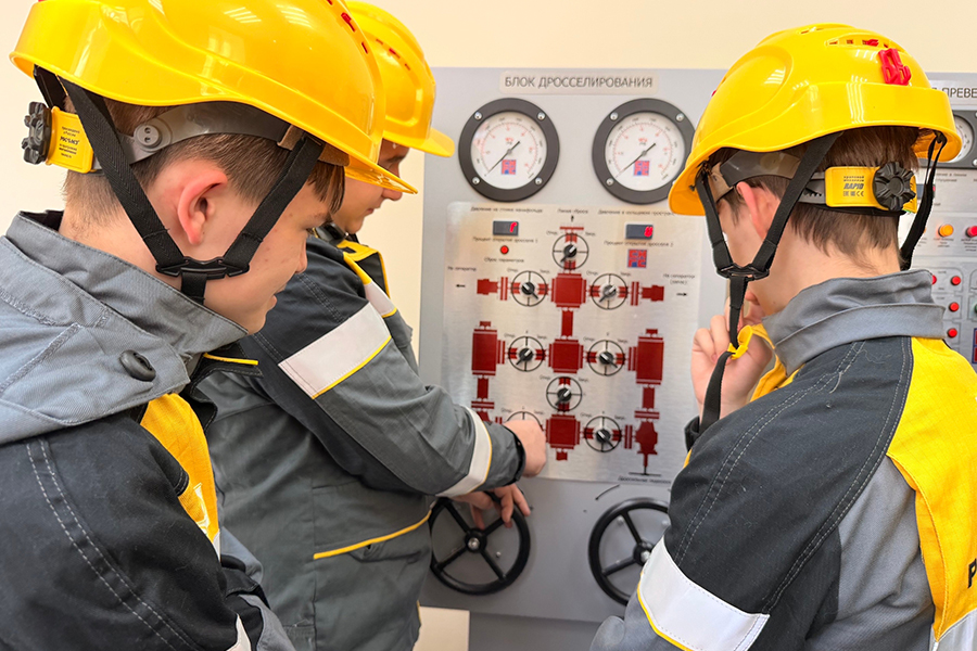 Специалисты АО &laquo;Оренбургнефть&raquo; организовали серию профориентационных мероприятий для молодежи Оренбургской области