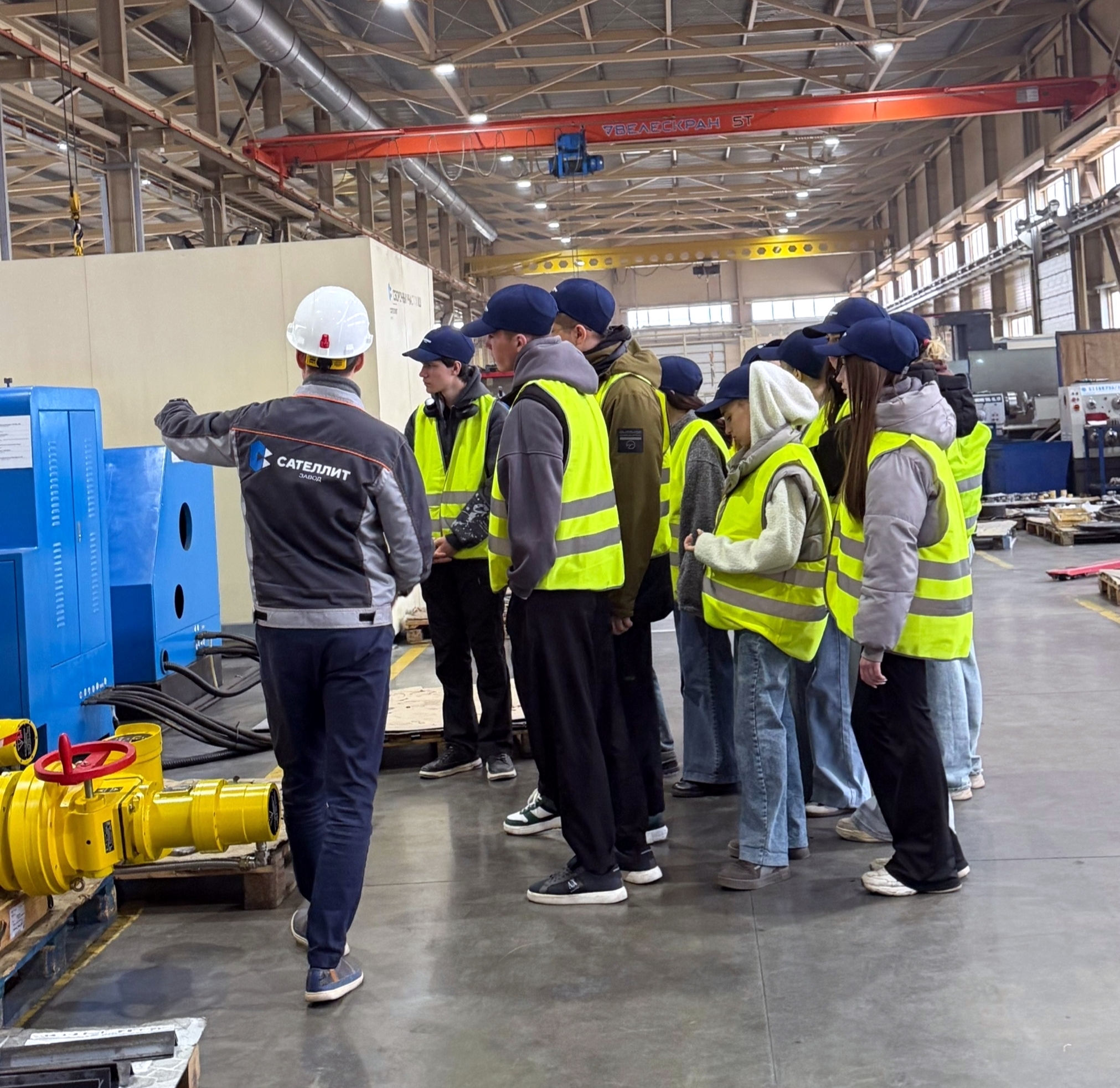 Завод &laquo;Сателлит&raquo; посетили студенты первого курса Благовещенского филиала ГАПОУ БАСК