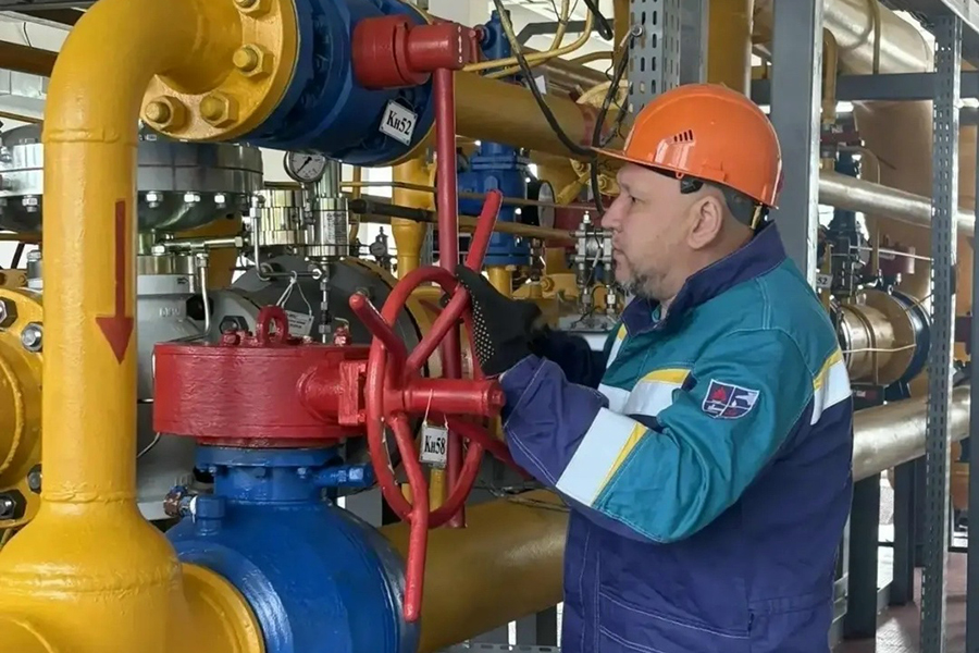 АО &laquo;Сахатранснефтегаз&raquo; проводит плановую ревизию тепловых сетей на газоперерабатывающем заводе