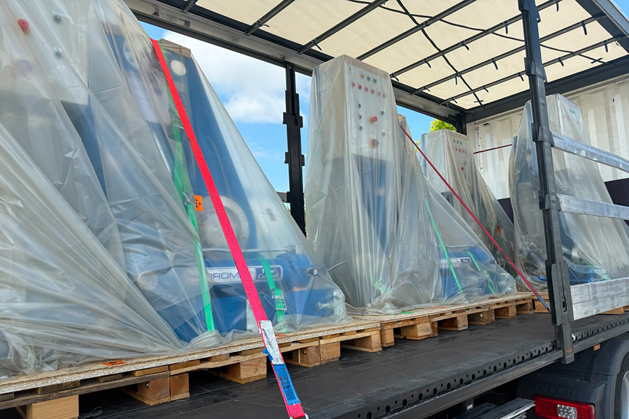 Компания HYDROMAT поставила партию систем управления комбозатворами типа HAWL массой 8 тонн в Египет