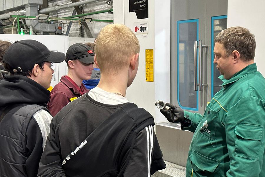С производством ООО «НПО АСТА» познакомились студенты ГБПОУ МО «Воскресенский Колледж»
