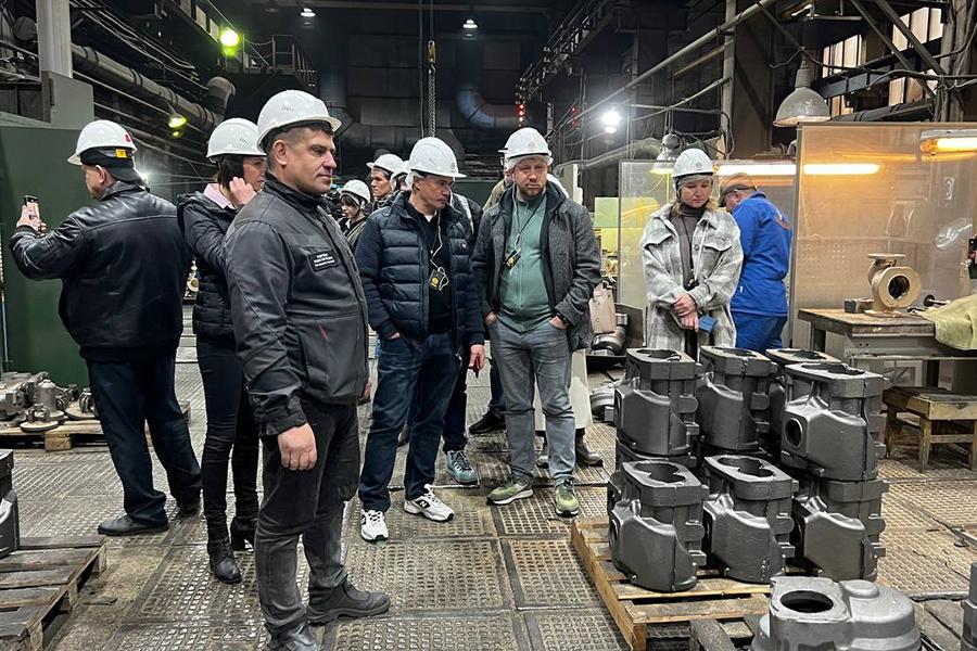 Производственную площадку АО «Армалит» посетили участники форума-выставки «Российский промышленник»