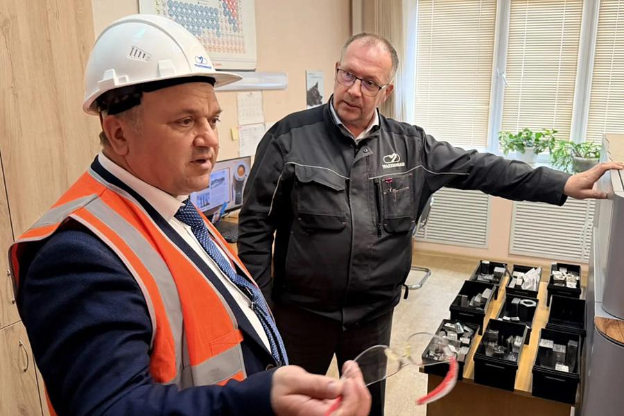 Завод «Уралхиммаш» посетил генеральный директор компании «Газпром газнадзор»