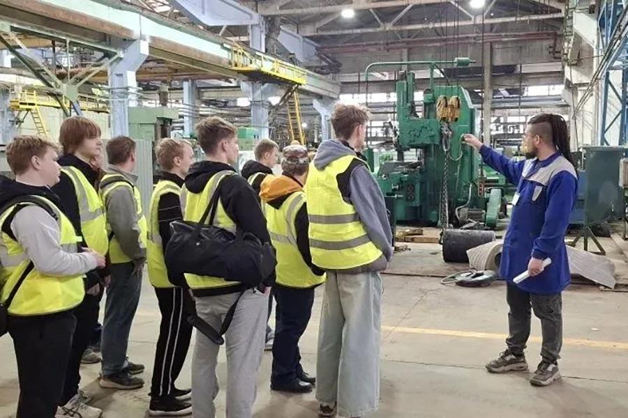 Студенты Чеховского техникума ознакомились с производством АО «Энергомаш (Чехов) – ЧЗЭМ»