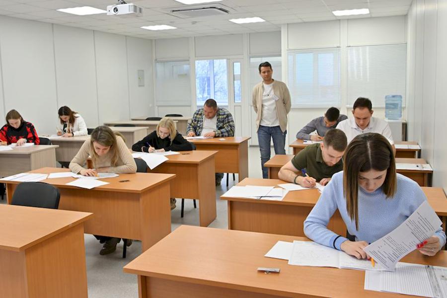 Специалисты АО «АПЗ» приняли участие в конкурсе профессионального мастерства «Инженер года» имени А.П. Червякова